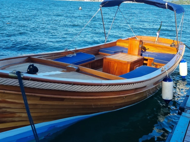 Hire a Custom Classic  Ghiffa