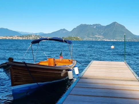Motorboat to hire Ghiffa at the best price