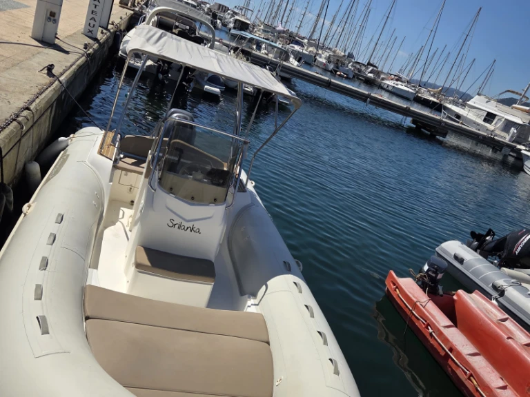 Charter a Capelli Tempest 750 in Propriano on Samboat