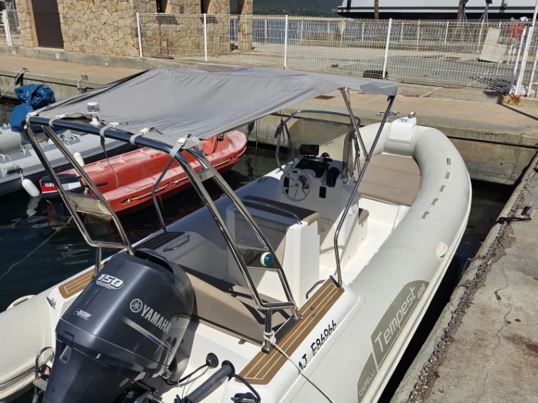 RIB hire in Propriano - Capelli Tempest 750