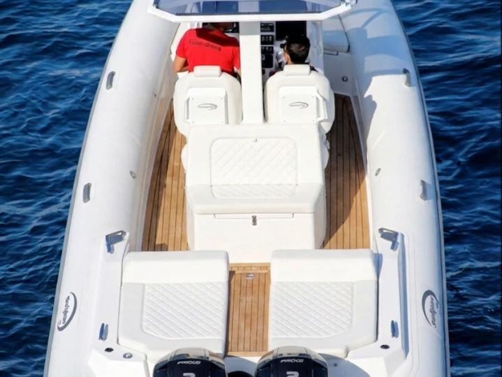 Charter a Seafighter T30 in Zakynthos on Samboat