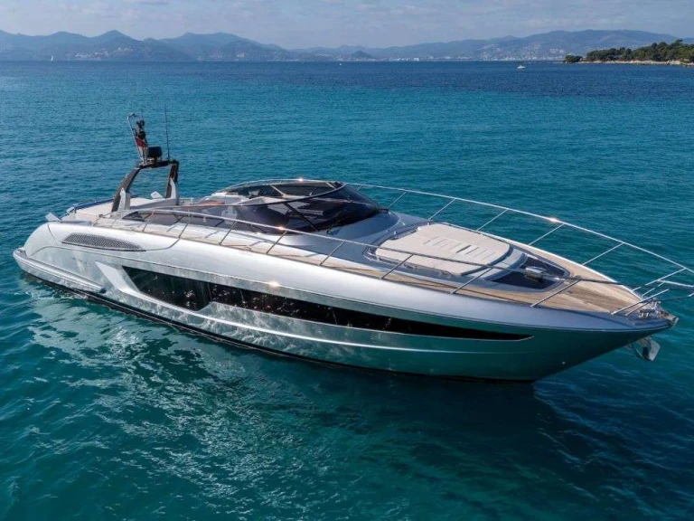 Yacht charter Fort Lauderdale - Pendennis JUBILEE on SamBoat