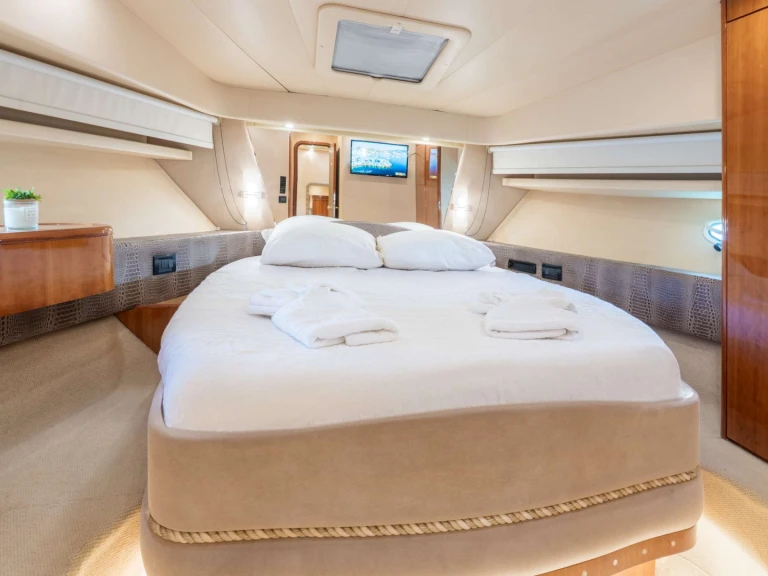 Luxury Yacht to hire Ornos at the best price