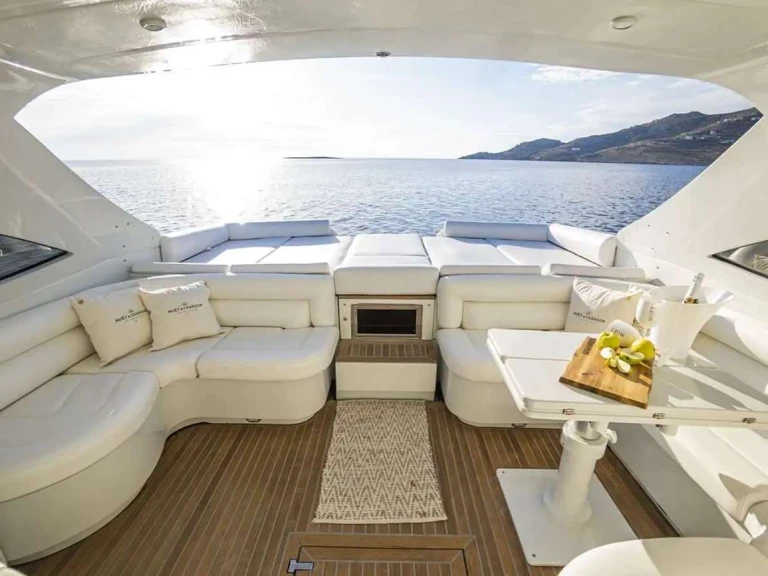 Hire a Pershing LA KOUPETI Kalo Livadi