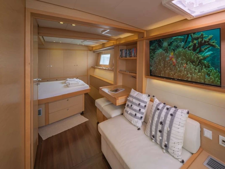 Charter a Lagoon MY OFFICE in Greece on Samboat