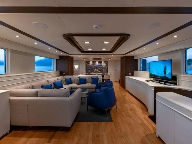 Yacht charter Seget Donji -  Benetti 105 on SamBoat