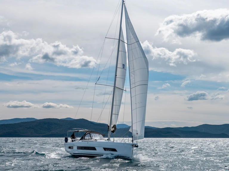 Sailboat hire in Piombino - Dufour Dufour 41