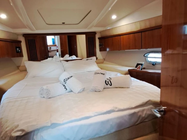 Motorboat hire in Rhodes (City) - Sealine Sealine S38
