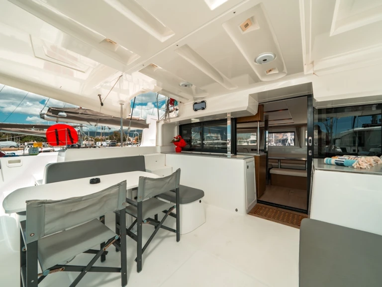 Catamaran to hire Néa Péramos at the best price