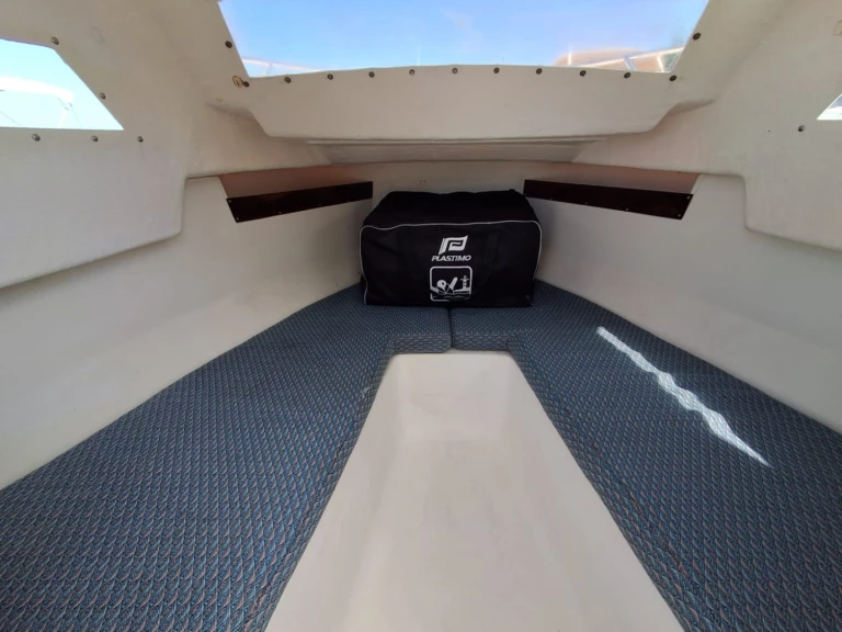 - charter bareboat or skippered in  Sanguinet