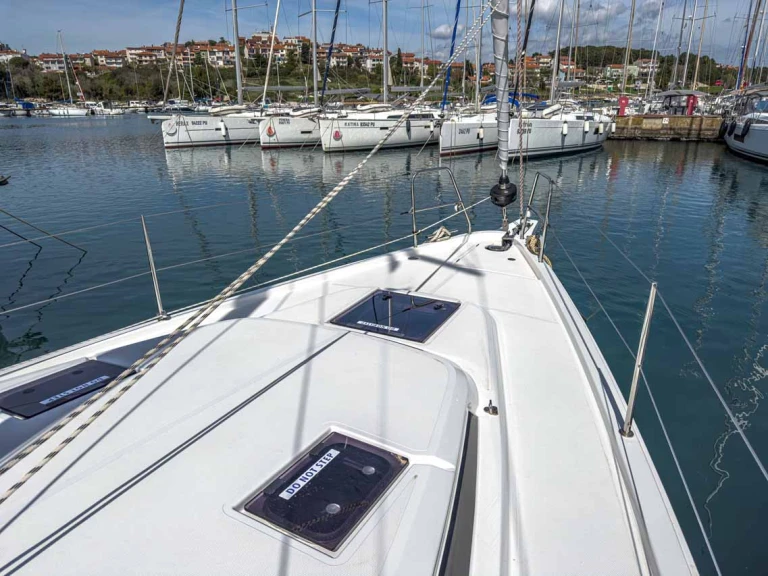 Yacht charter Trogir - Bavaria Bavaria C42 on SamBoat