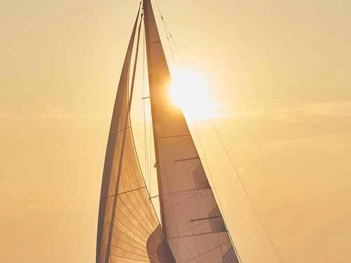 Hire Sailboat Jeanneau with a boat licence