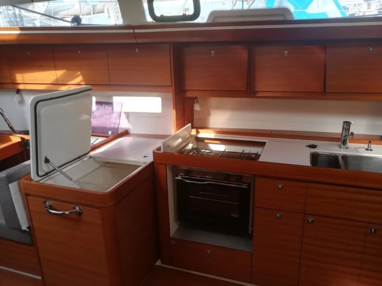 Sailboat hire in Saint-Gilles-Croix-de-Vie - Dufour Dufour 412 Grand Large