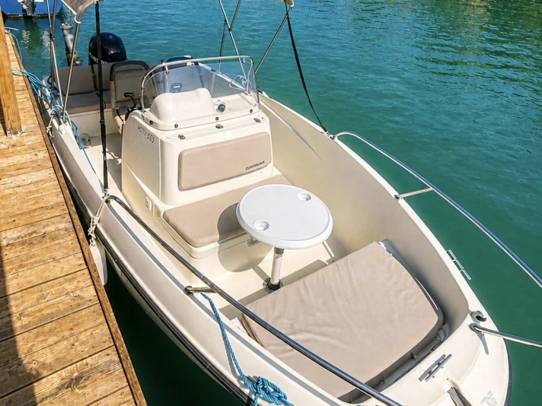 Motorboat hire in Port-Camargue - Quicksilver Activ 555 Open Edition Smart