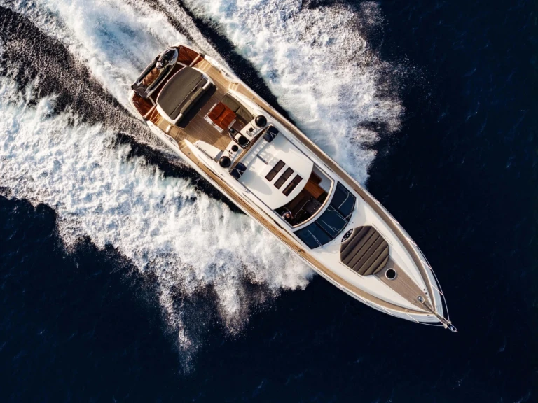Hire Luxury Yacht Sunseeker with a boat licence