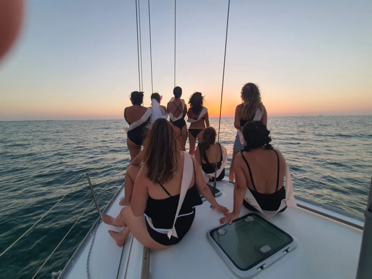 Yacht hire Cádiz cheap Oceanis 393 Clipper