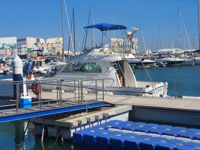 Hire a Bénéteau Antares 10.80 Cádiz