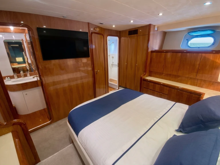 Luxury Yacht to hire Cannes at the best price