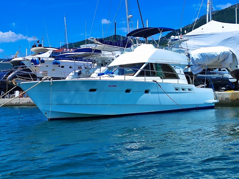 Yacht hire Tivat cheap Antares 13.80