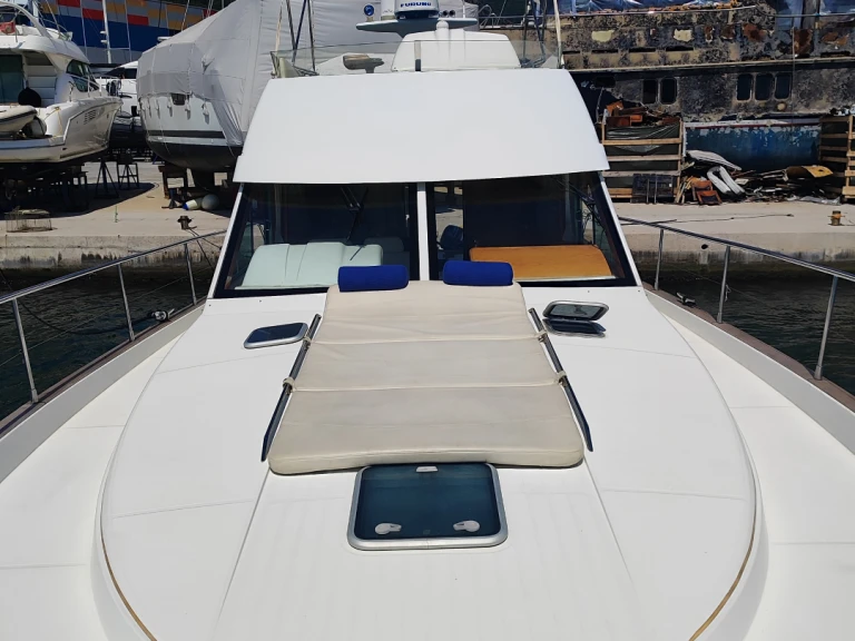 Charter a Bénéteau Antares 13.80 in Tivat on Samboat