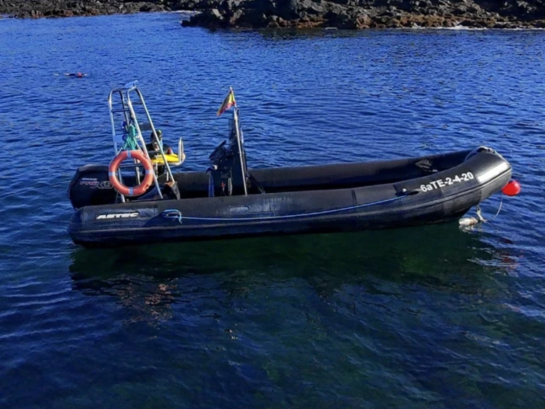 Yacht charter Las Galletas - Zodiac Explorer 640 on SamBoat