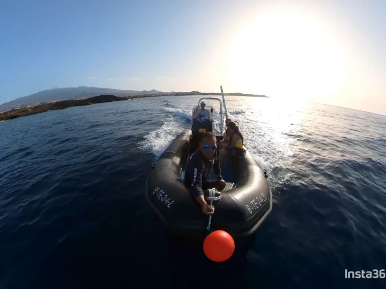 Yacht hire Las Galletas cheap Explorer 640