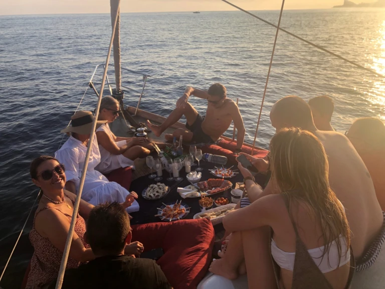 Sailboat to hire Saint-Cyr-sur-Mer at the best price