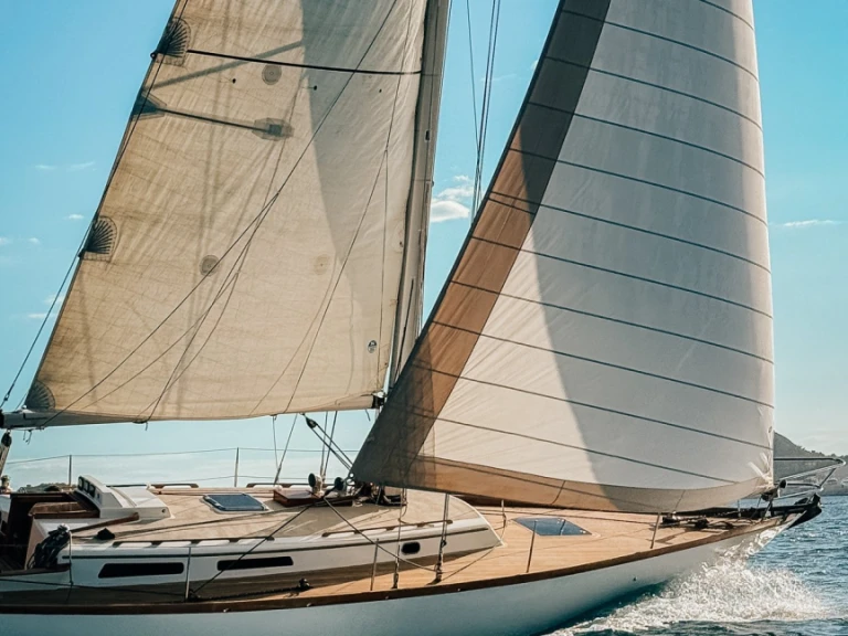 Voilier tradition 1970 Carter 43 charter bareboat or skippered in  Saint-Cyr-sur-Mer