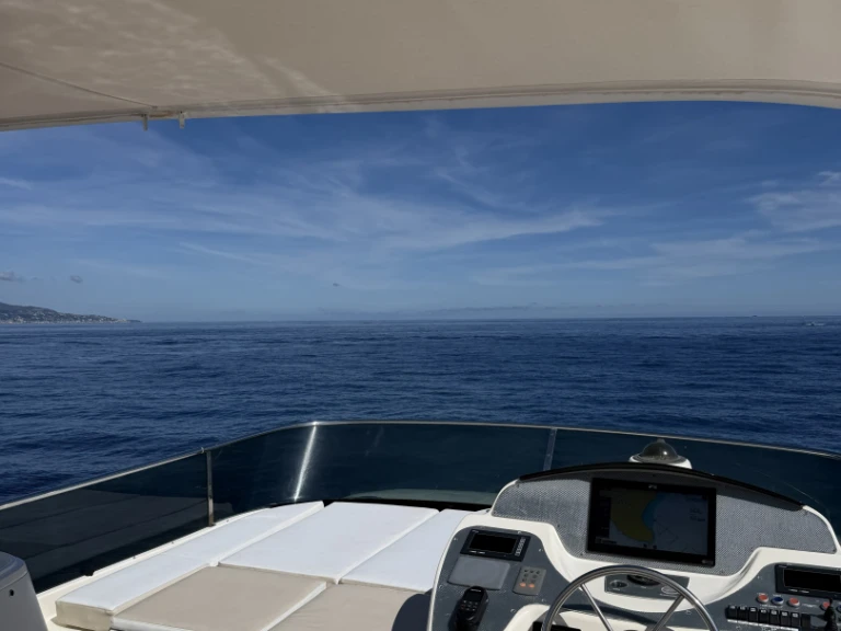 Luxury Yacht to hire Marina Baie des Anges, France at the best price