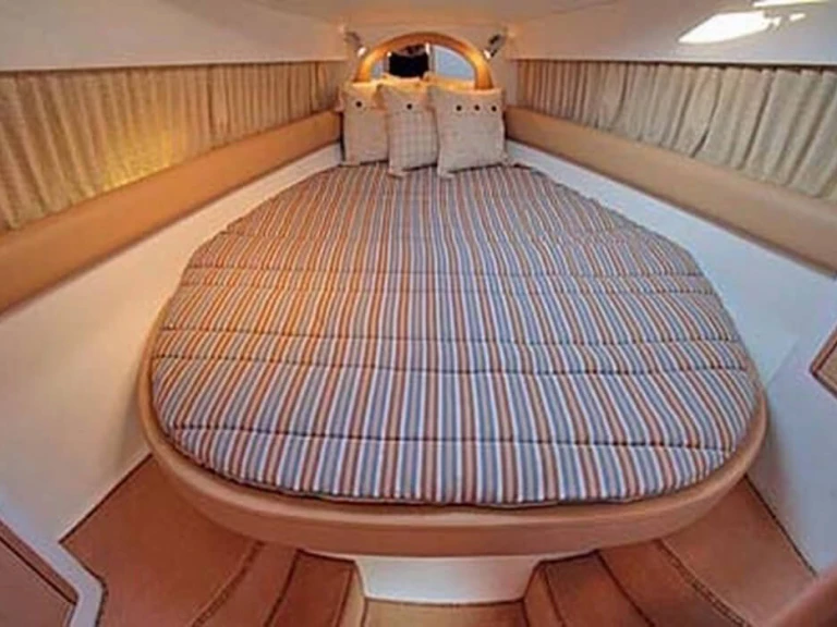 Motorboat hire in Lagos - Airon 345