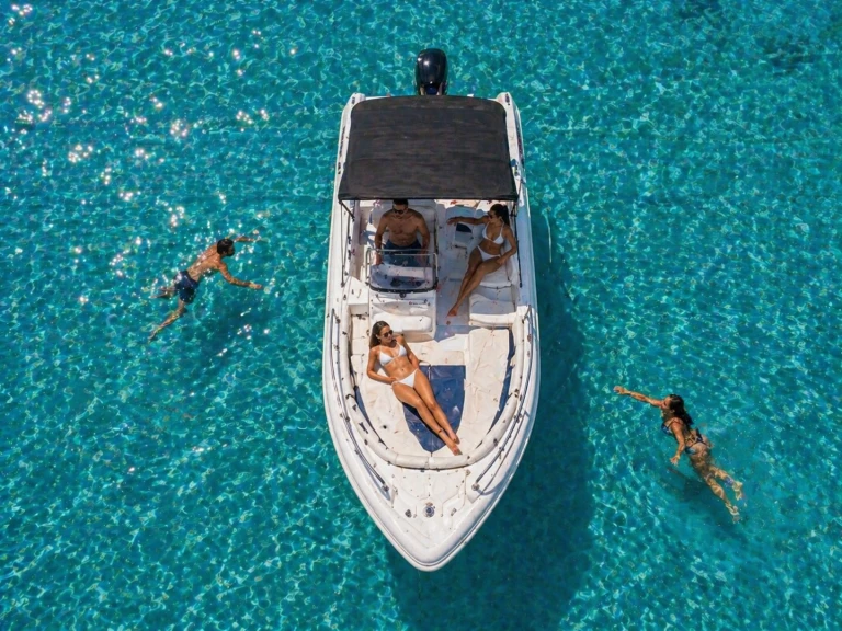 Hire a Ranieri Shark 17 Saint-Laurent-du-Var