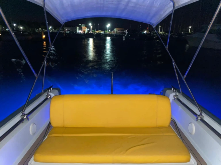 Hire a STS Expression 29 La Rochelle