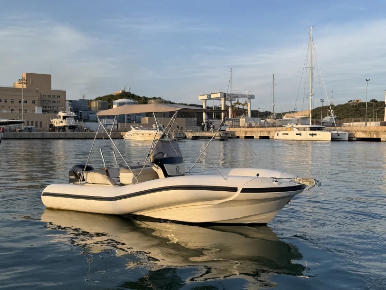 RIB to hire Marina deportiva de Menorca at the best price