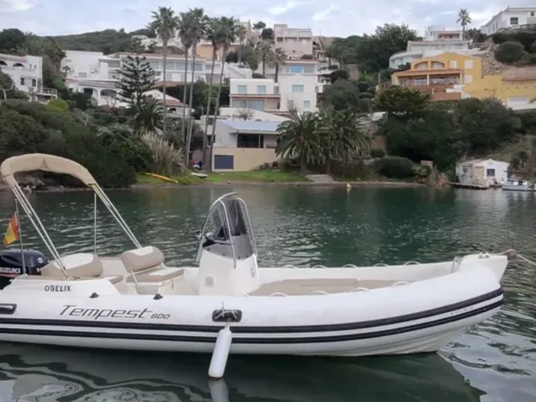 Hire RIB Capelli with a boat licence