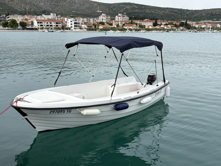 Motorboat to hire Trogir at the best price