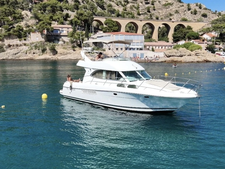 Hire a Jeanneau Prestige 36 Marseille