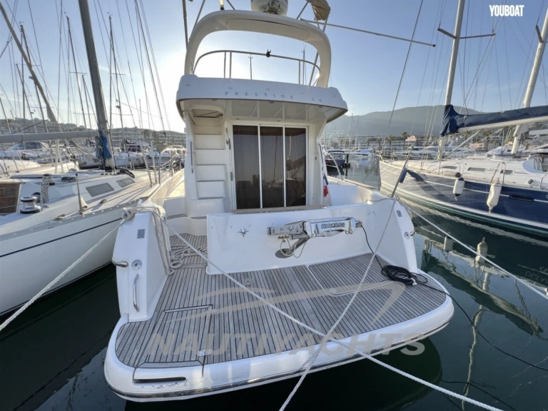 Yacht hire Marseille cheap Prestige 36