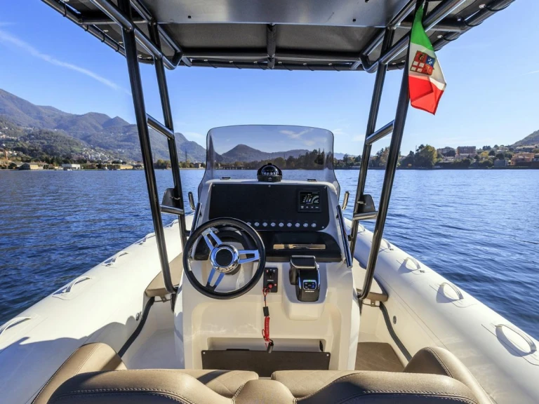 Charter a Bwa Bwa 29 Premium in Port of Cannigione on Samboat
