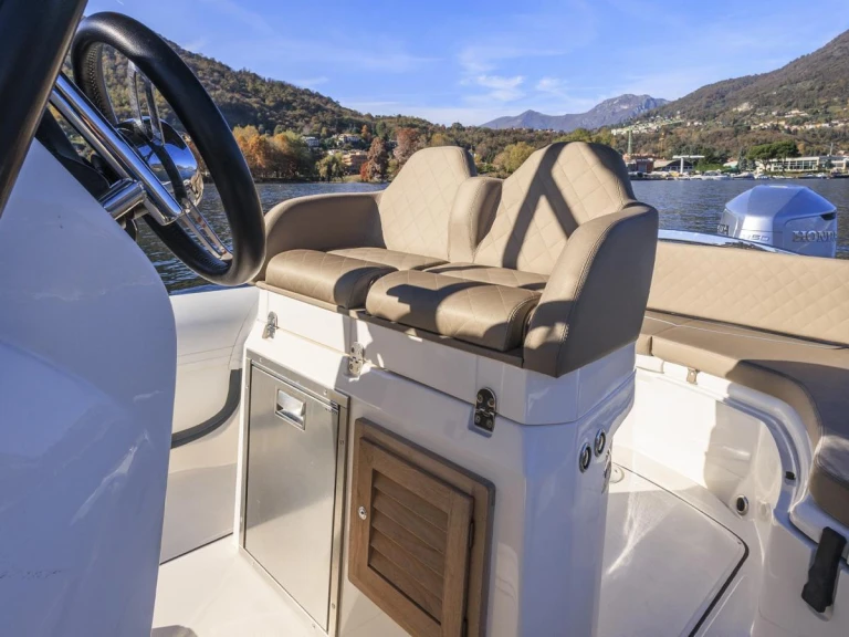 RIB to hire Port of Cannigione at the best price