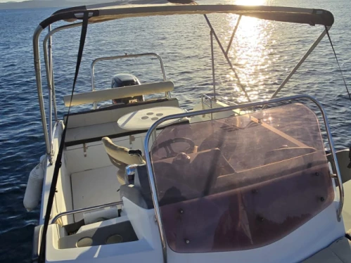 Motorboat hire in Saint-Raphaël - Bénéteau Flyer 6