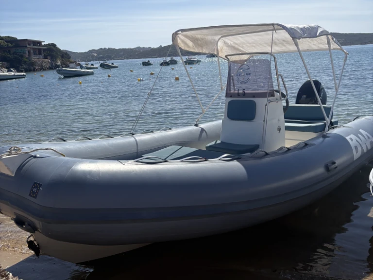 Charter a Bwa California 550 in Palau on Samboat