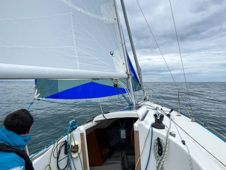 Sailboat to hire La Baule-Escoublac at the best price