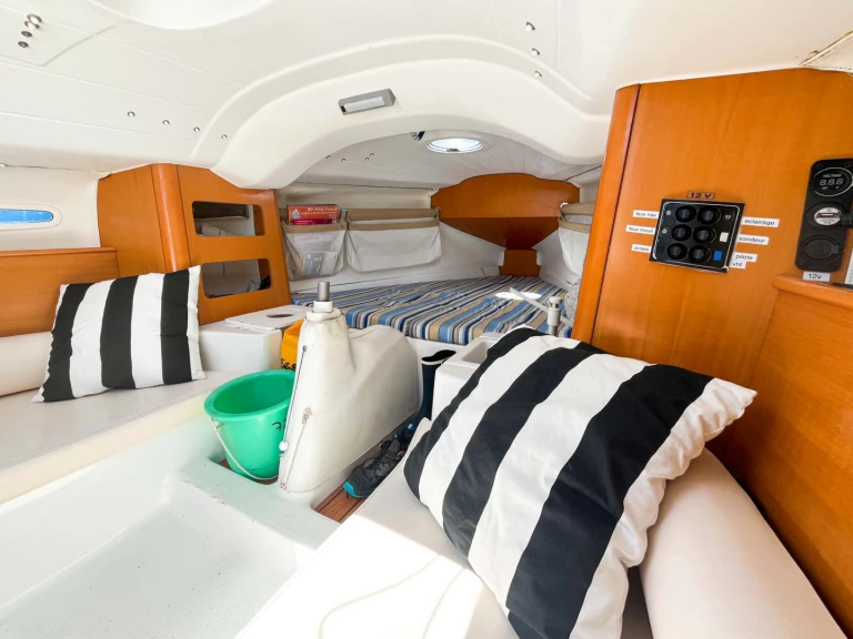 Yacht charter La Baule-Escoublac - Bénéteau First 21.7 on SamBoat