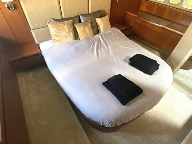 Yacht hire Golfe-Juan cheap Princess 54