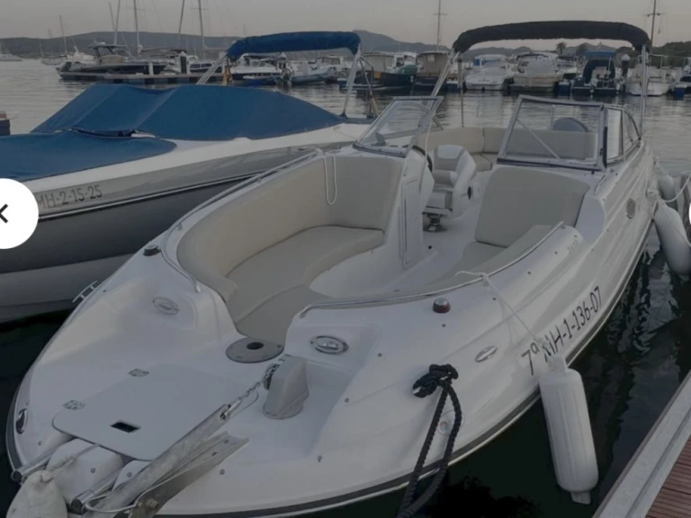 Charter a Starcraft LIMITED 2410 OB in Fornells on Samboat