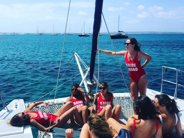 Hire Catamaran petrachi with a boat licence