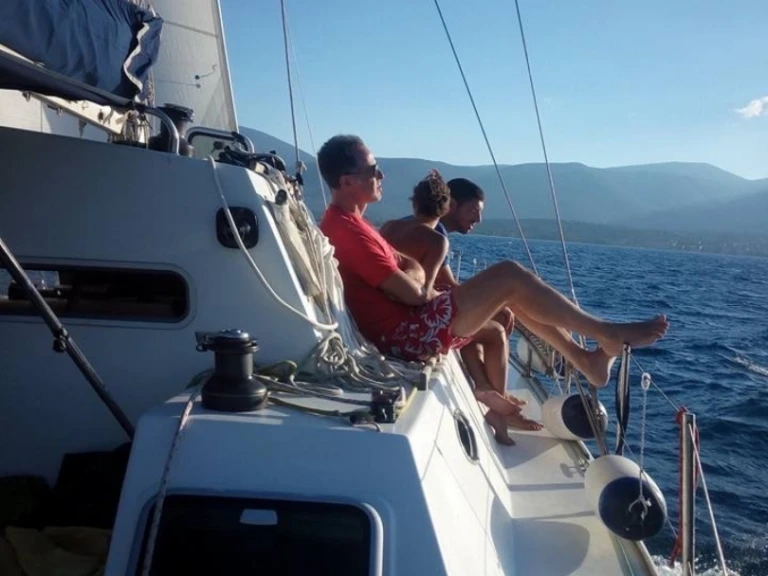 Catamaran hire in Es Jondal - petrachi 32