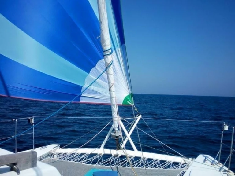 Charter a petrachi 32 in Es Jondal on Samboat