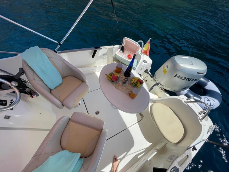 Bénéteau Flyer 550 Open charter bareboat or skippered in  Roses