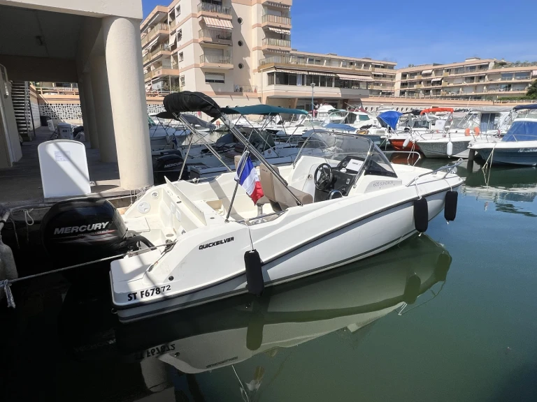 Motorboat hire in Cannes - Quicksilver Quicksilver 605 Sundeck